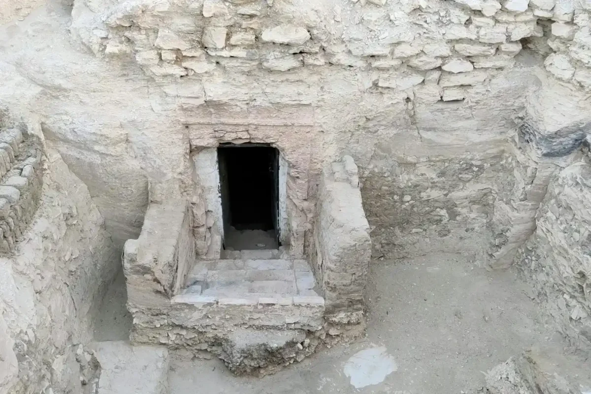 Descubren una tumba egipcia de 3.000 años cerca de Luxor antes de que las inundaciones la arruinen