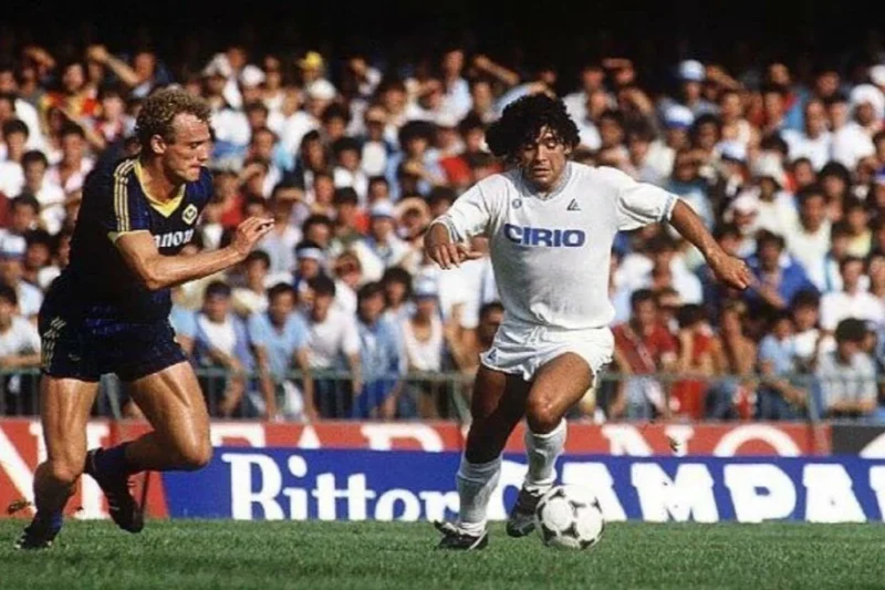 Diego Armando Maradona en Napoli: se cumplen 42 años de su debut en la Serie A