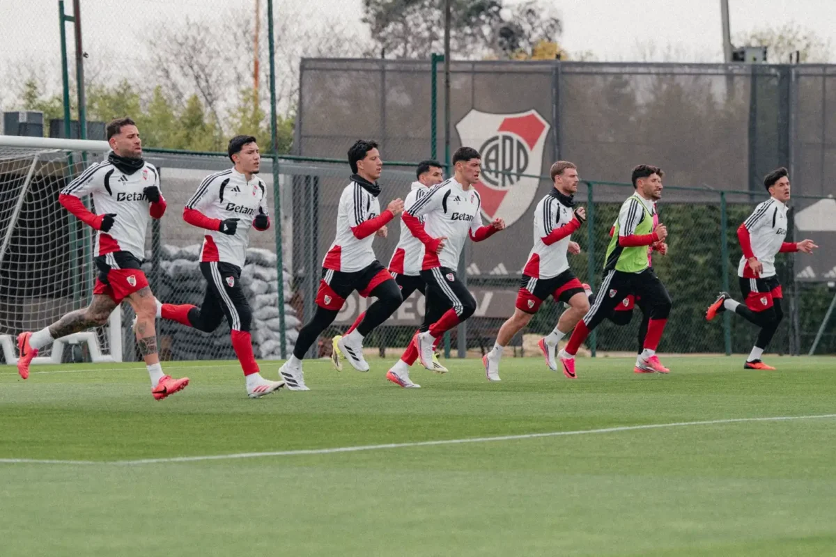 River entrenó sin los convocados de Scaloni y evalúa un amistoso con Vélez