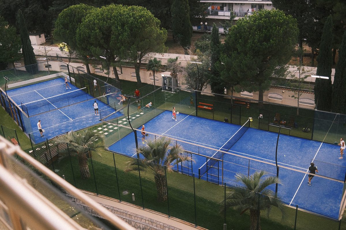 Tenis: avance a cuartos de final tras un partido de tres horas