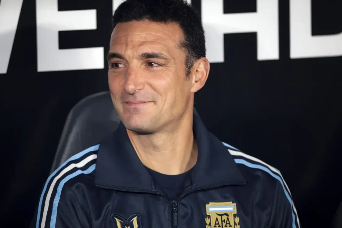Lionel Scaloni se deshizo en elogios hacia Messi: «Ha sido el mejor en 20 años de carrera y todavía lo sigue siendo»
