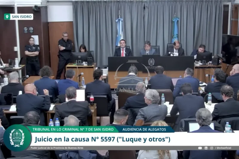 Juicio por la muerte de Maradona: la fiscalía pidió 12 años para Luque y 8 para Cosachov