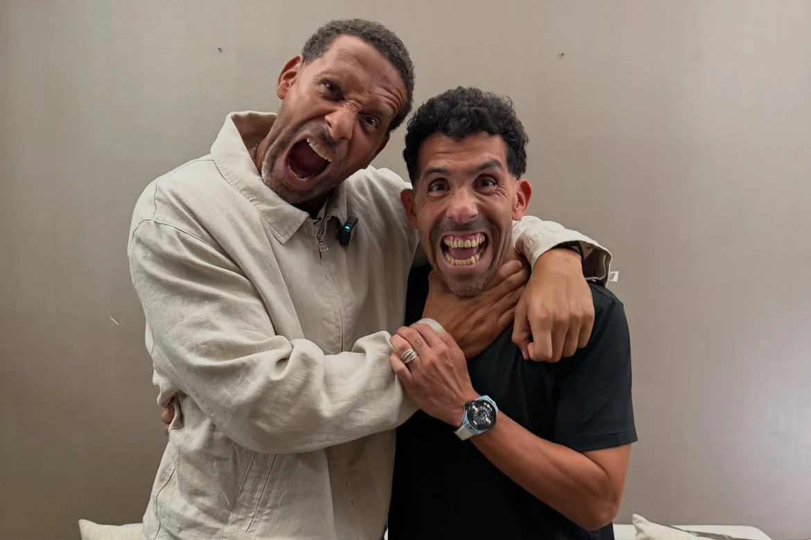Se viene la despedida de Carlos Tévez y Rio Ferdinand recordó a su ex compañero de forma particular