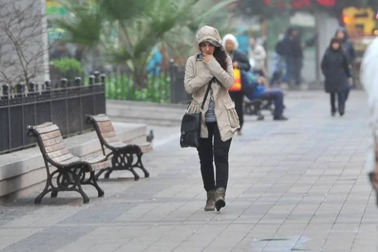 Vuelve el frío al AMBA: cuándo se esperan 7 grados y cómo estará el tiempo el fin de semana