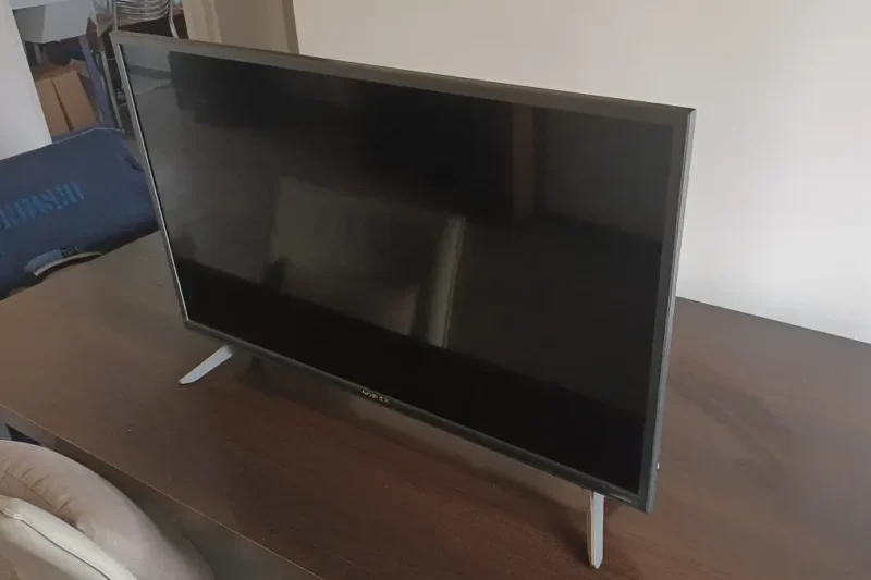 La mejor forma para transformar un televisor viejo en Smart TV con un stick HDMI