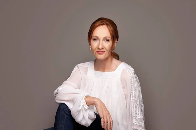 J. K. Rowling destruyó el feminismo: “Si un hombre puede ser mujer, entonces no existe tal cosa como una mujer»