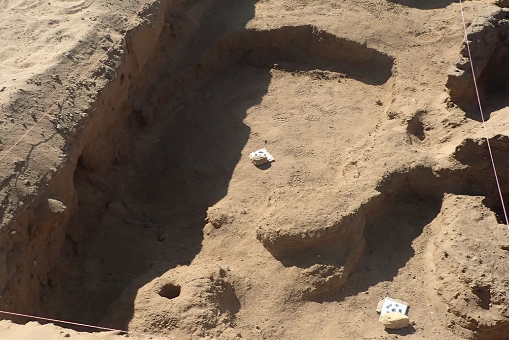 Hallan un taller de fayenza en un templo de la antigua Nubia del Imperio Kushita