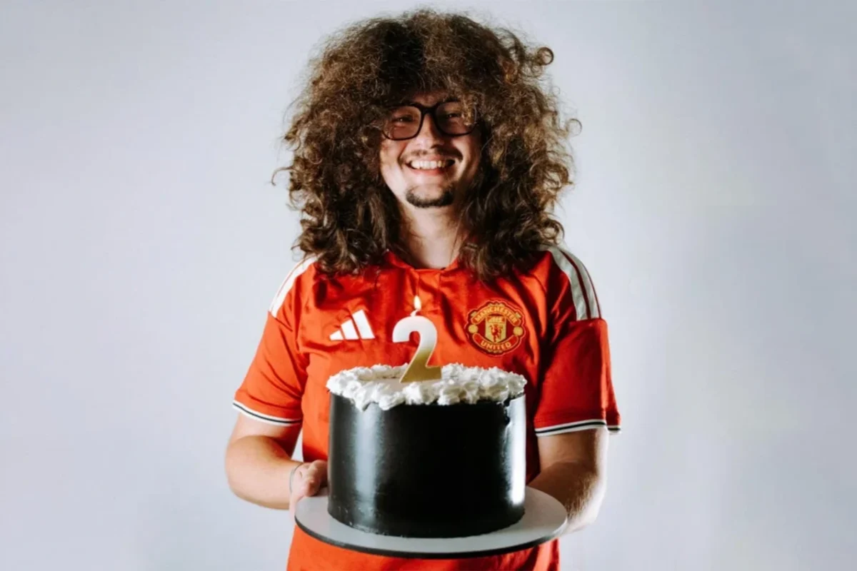 La frustración del hincha del Manchester United que lleva 751 días sin cortarse el pelo: «No sé cuantó podré soportar»