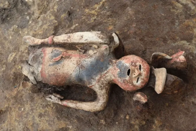 Arqueólogos descubrieron una misteriosa estatua de 1.500 años de antigüedad en Japón y su significado los sorprendió